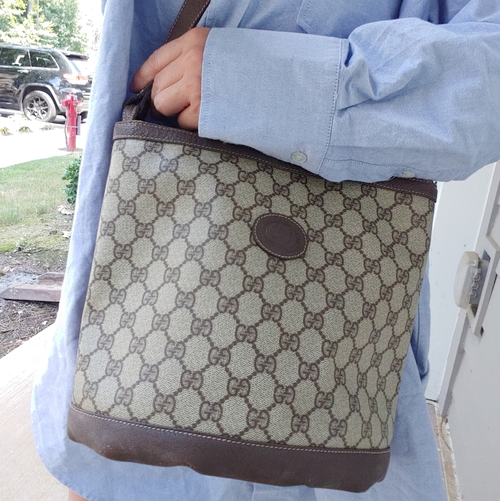 Authentic Vintage Gucci Interlocking GG Monogram Supreme Bucket Shoulder Bag